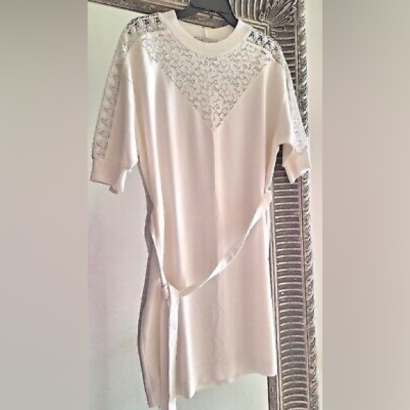 Stella McCartney white dress with elbow sleeves - Picture 2 of 5